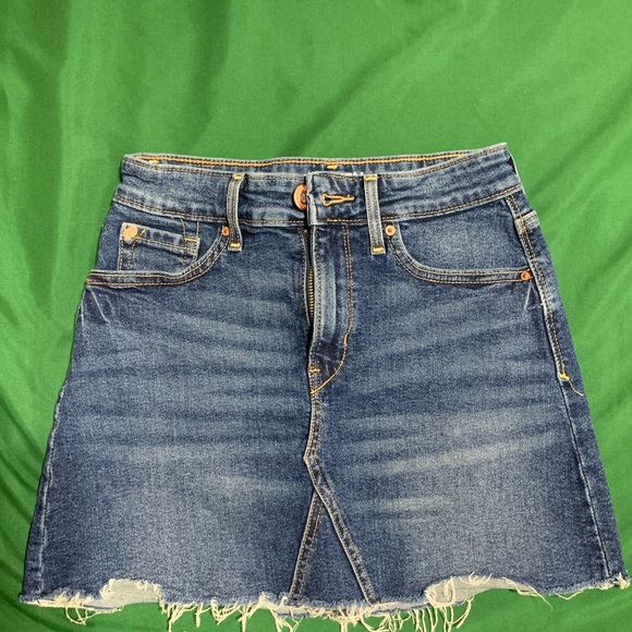 Denizen from Levi's Dresses & Skirts - NWOT Denizen from Levi’s denim skirt